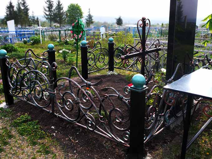 Ограда на могилу