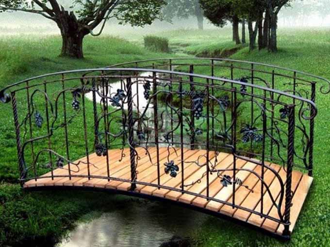 Кованые садовые мостики